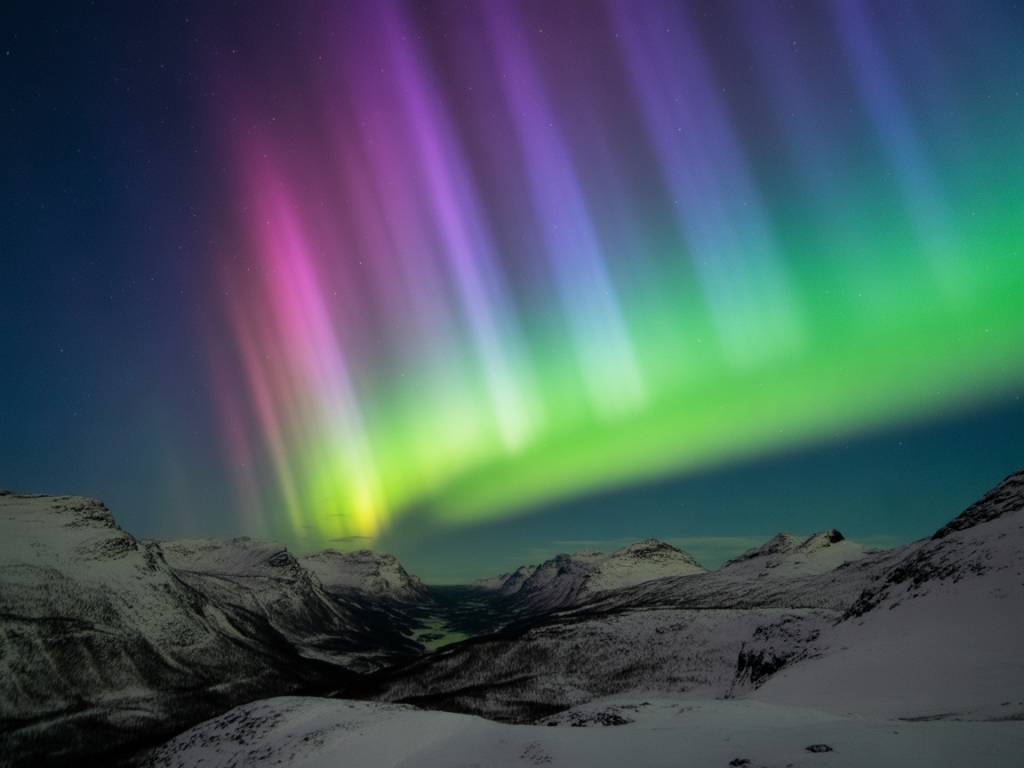 How moon phases affect your chances of seeing the northern lights and when bright lunar light really matters