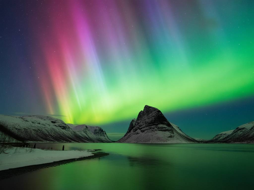 How to plan your first northern lights trip in the shoulder season and maximize your aurora chances without winter crowds