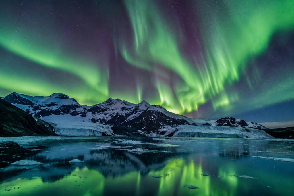 Aialik Glacier Alaska: A Complete Guide to Seeing the Northern Lights