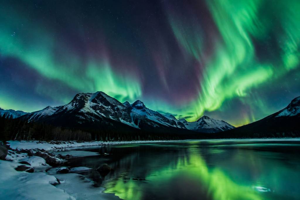 Aurora Banff forecast: best times and viewing conditions