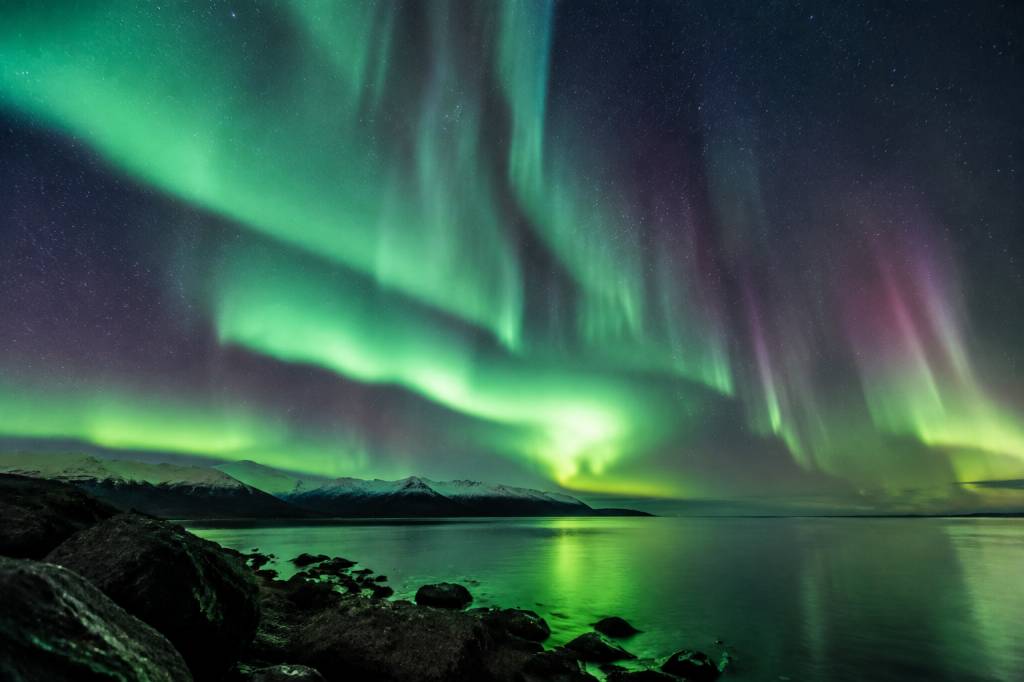 Aurora activity tonight: live forecast and best viewing times
